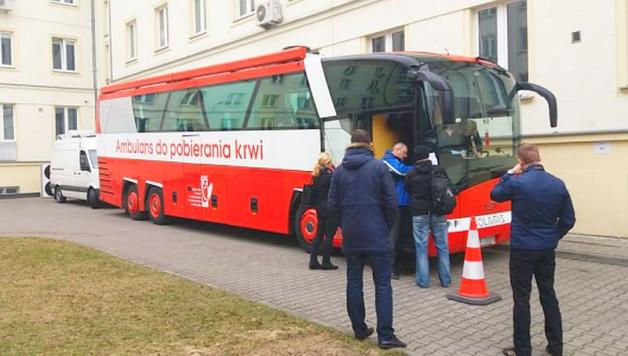 Warszawa: Zbiórka krwi w Komendzie Głównej Policji