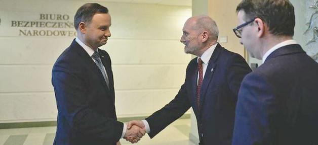 Spotkanie Prezydenta Andrzeja Dudy z Ministrem Obrony Narodowej