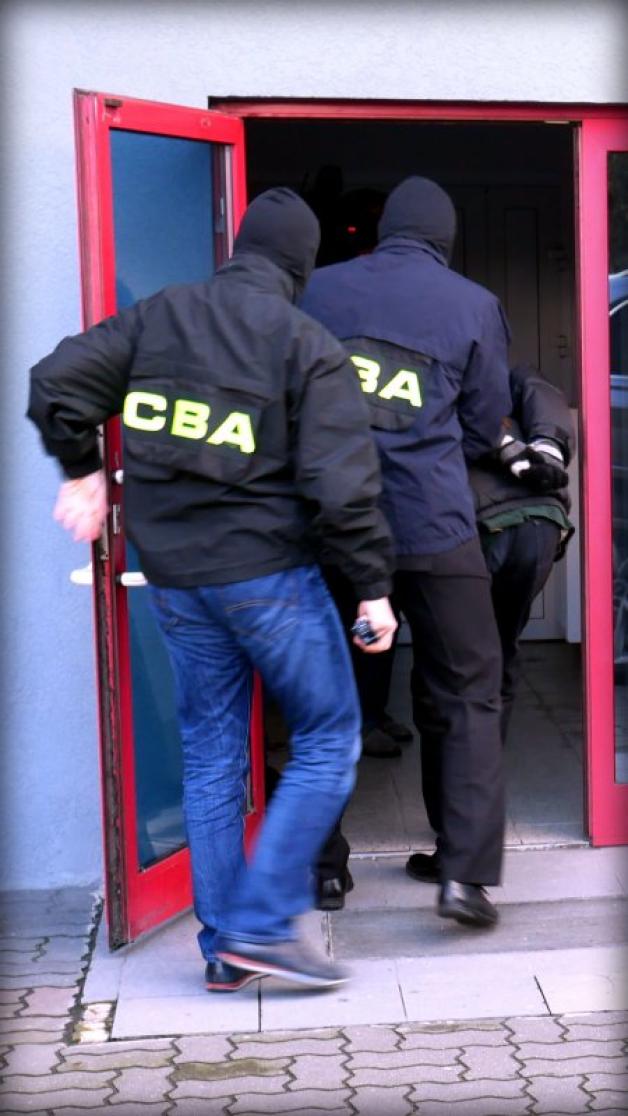 [VIDEO] 6 osób zatrzymanych, działanie w zorganizowanej grupie i wyłudzenie pieniędzy z NCBiR 
