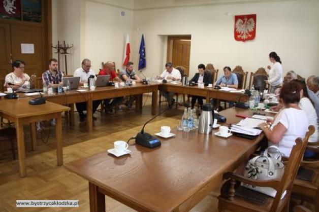 Z nadzwyczajnej sesji Rady Miejskiej Bystrzycy Kłodzkiej