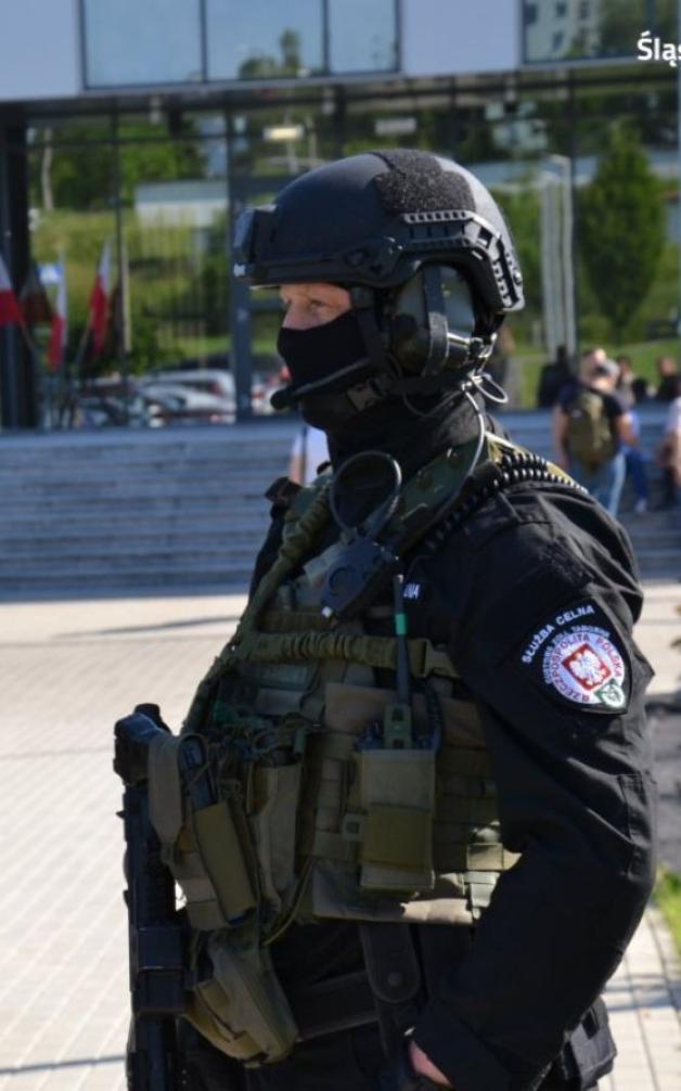 Zabezpieczyli nielegalne automaty do gier i blisko 400 tys. złotych