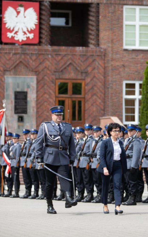 Szefowa MSWiA spotkała się z policjantami ze Szkoły Policji w Słupsku
