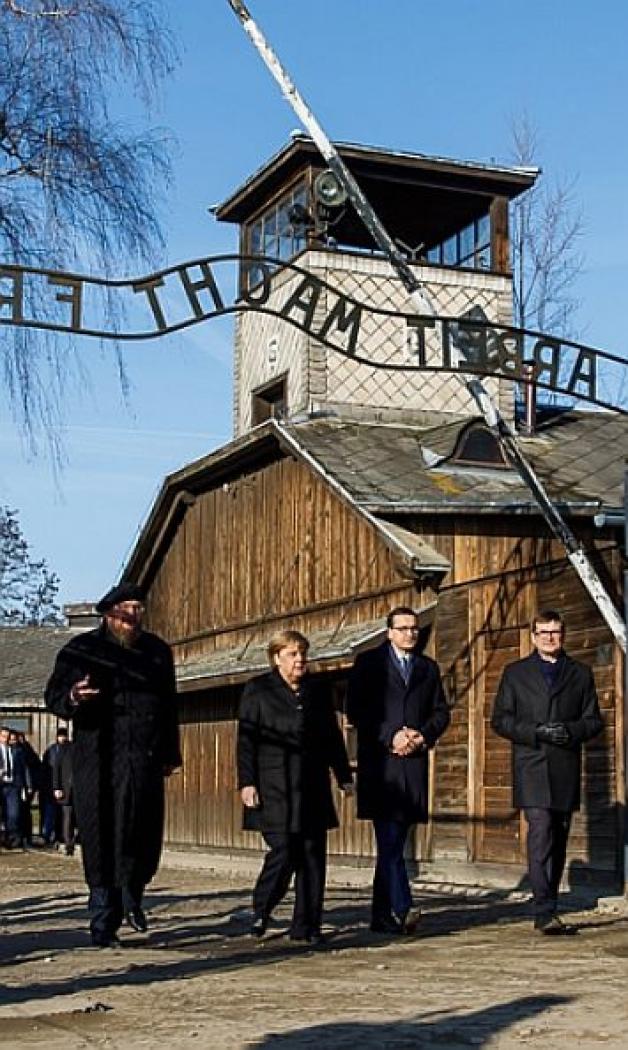 [VIDEO] Premier w Auschwitz: Sprawiedliwość wobec ofiar wymaga pamięci