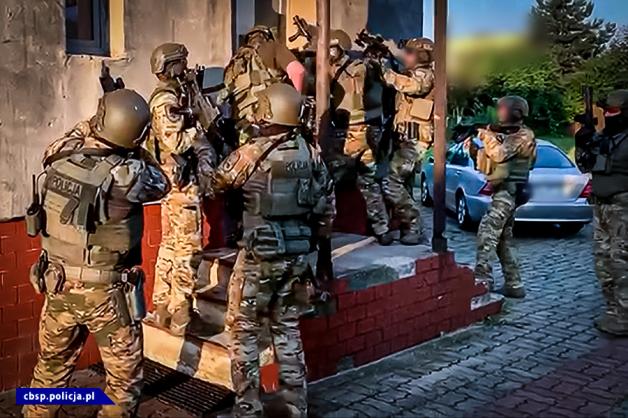 [VIDEO] Uderzenie specgrupy w pseudokibiców