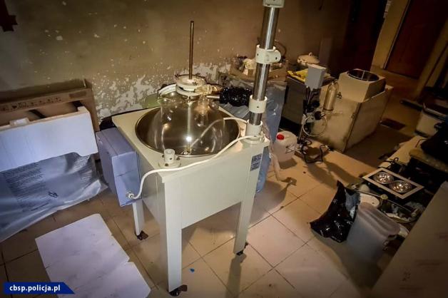 [VIDEO] Dwa laboratoria zlikwidowane, chemik zatrzymany