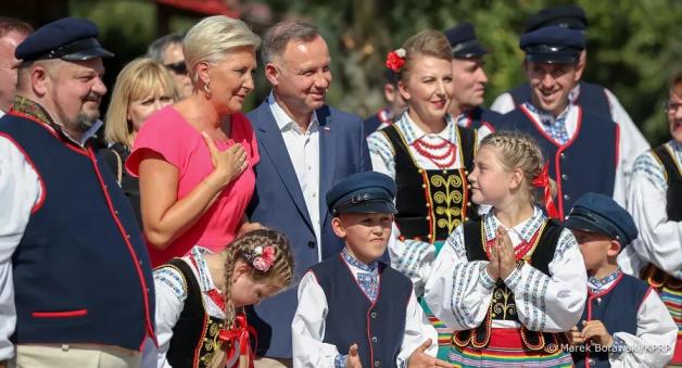 Para Prezydencka na dożynkach w Kolonii Boćki