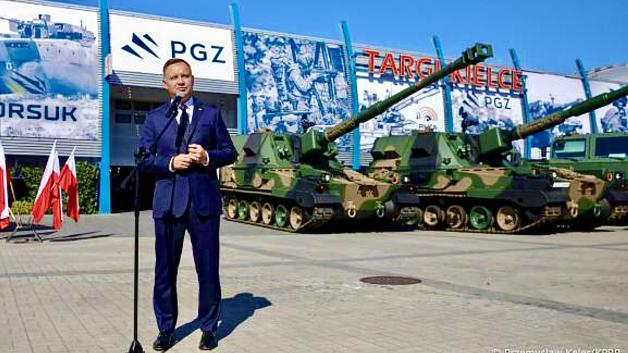 [VIDEO] Prezydent na kieleckich targach obronnych