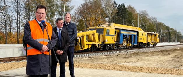 Za rok pociągiem do lotniska w Pyrzowicach